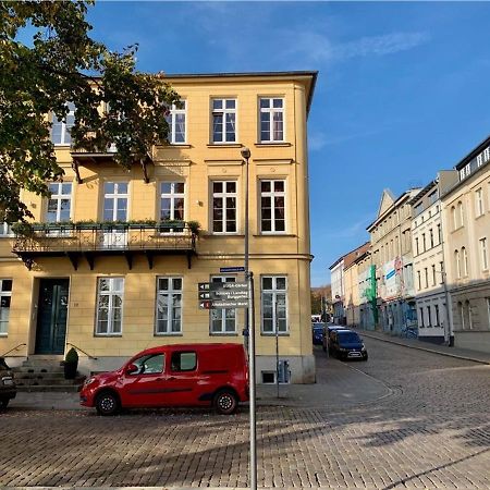 Das Ferienapartment Alexandrine Direkt Am Pfaffenteich Mit Eigenem Parkplatz Schwerin  Kültér fotó