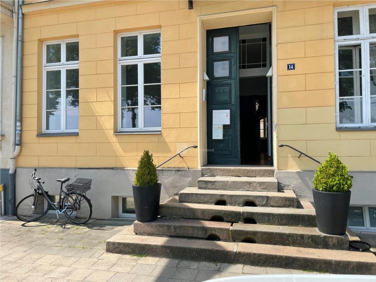 Das Ferienapartment Alexandrine Direkt Am Pfaffenteich Mit Eigenem Parkplatz Schwerin  Kültér fotó