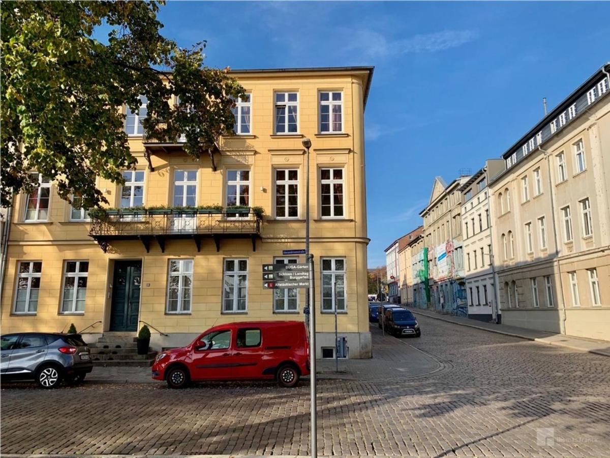 Das Ferienapartment Alexandrine Direkt Am Pfaffenteich Mit Eigenem Parkplatz Schwerin  Kültér fotó
